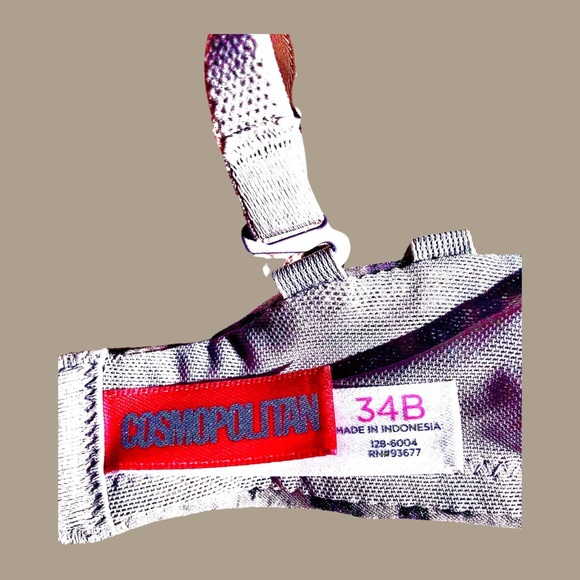 NWOT PUSH UP Cosmopolitan Bra - Light Glare On Front Right Cup (Not a spot) - Picture 4 of 10